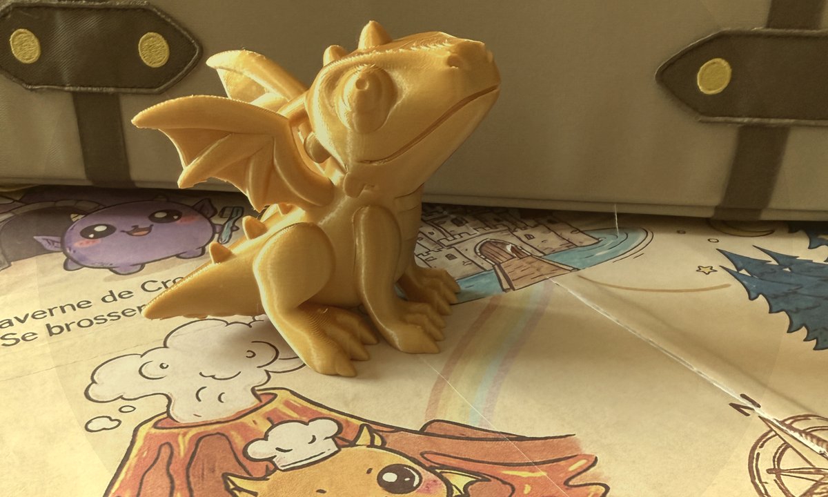 Figurine Dragonette sur le Volcan